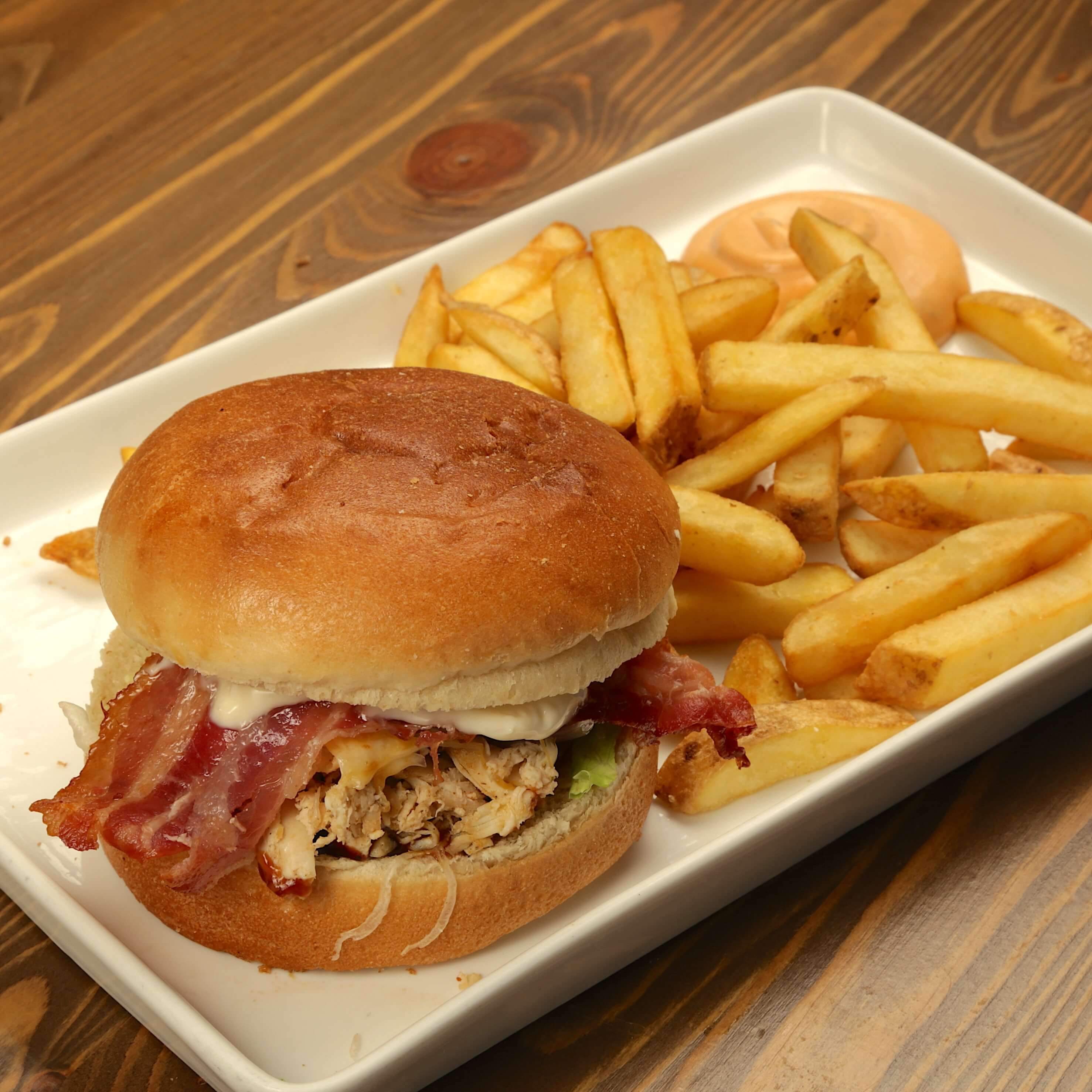 BBQ pulled burger - Old Wild West | Delivery in Monaco