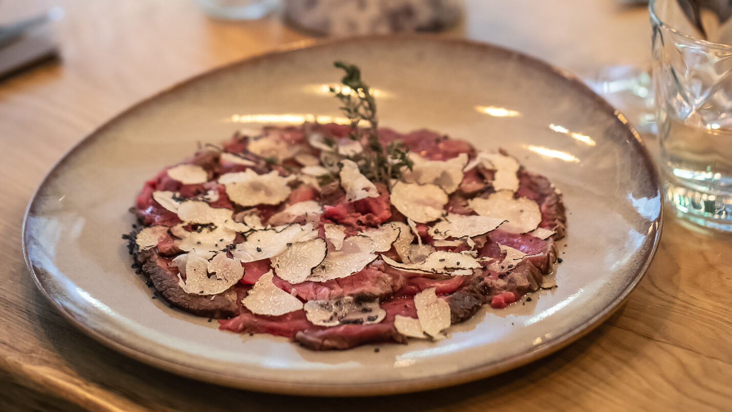 Beef Carpaccio with black truffle - Nonna Maria | Authentic Neapolitan Cuisine Delivery in Monaco