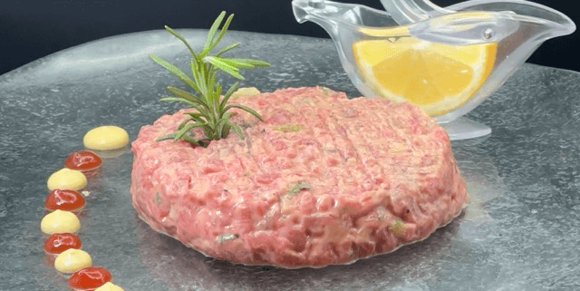 Beef Tartar 200gr and fries - Huit et Demi Food Delivery | Gourmet Italian & French Cuisine in Monaco