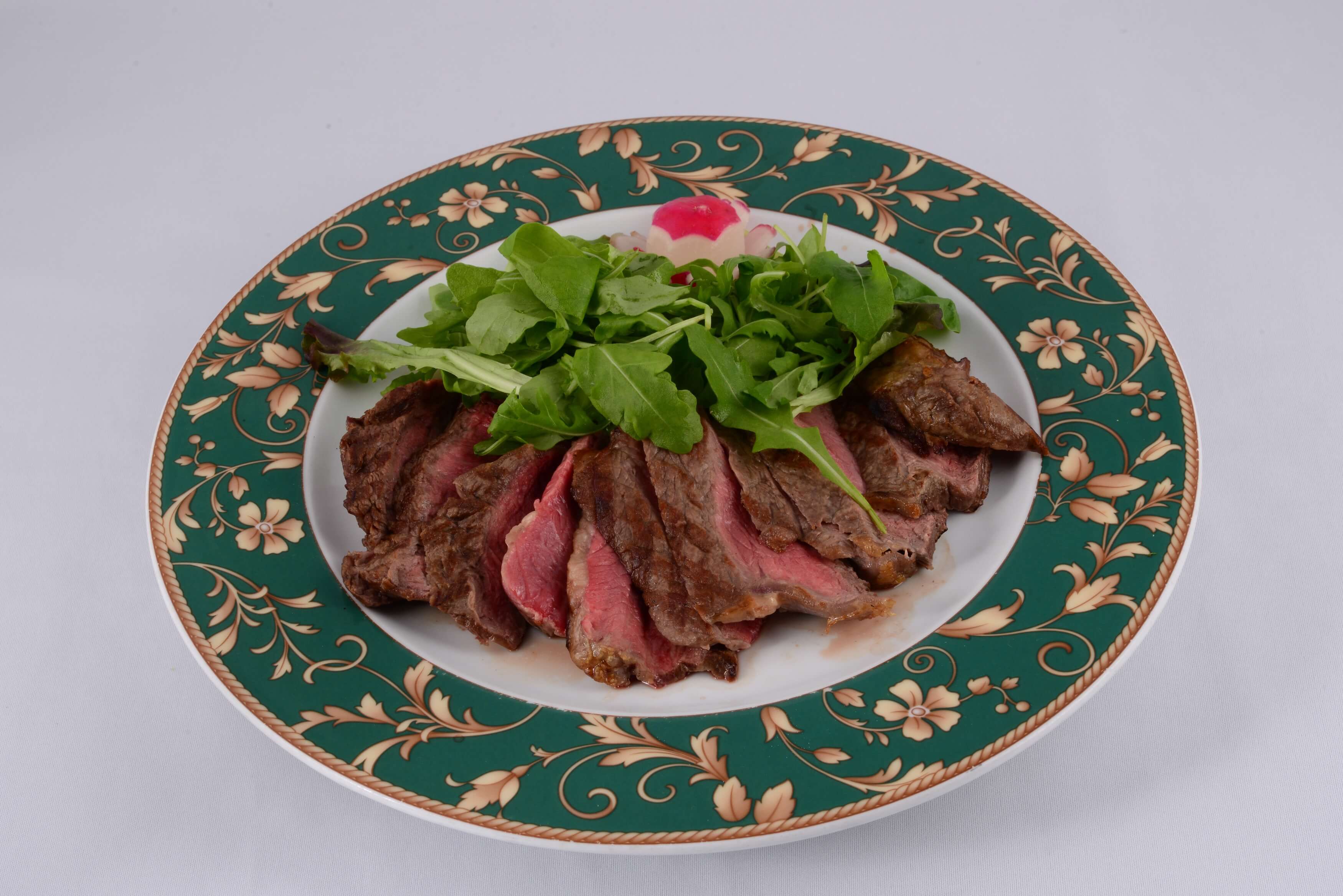 Beef steak tagliata style with rocket salad - Le Sans Souci | French Cuisine Delivery in Monaco