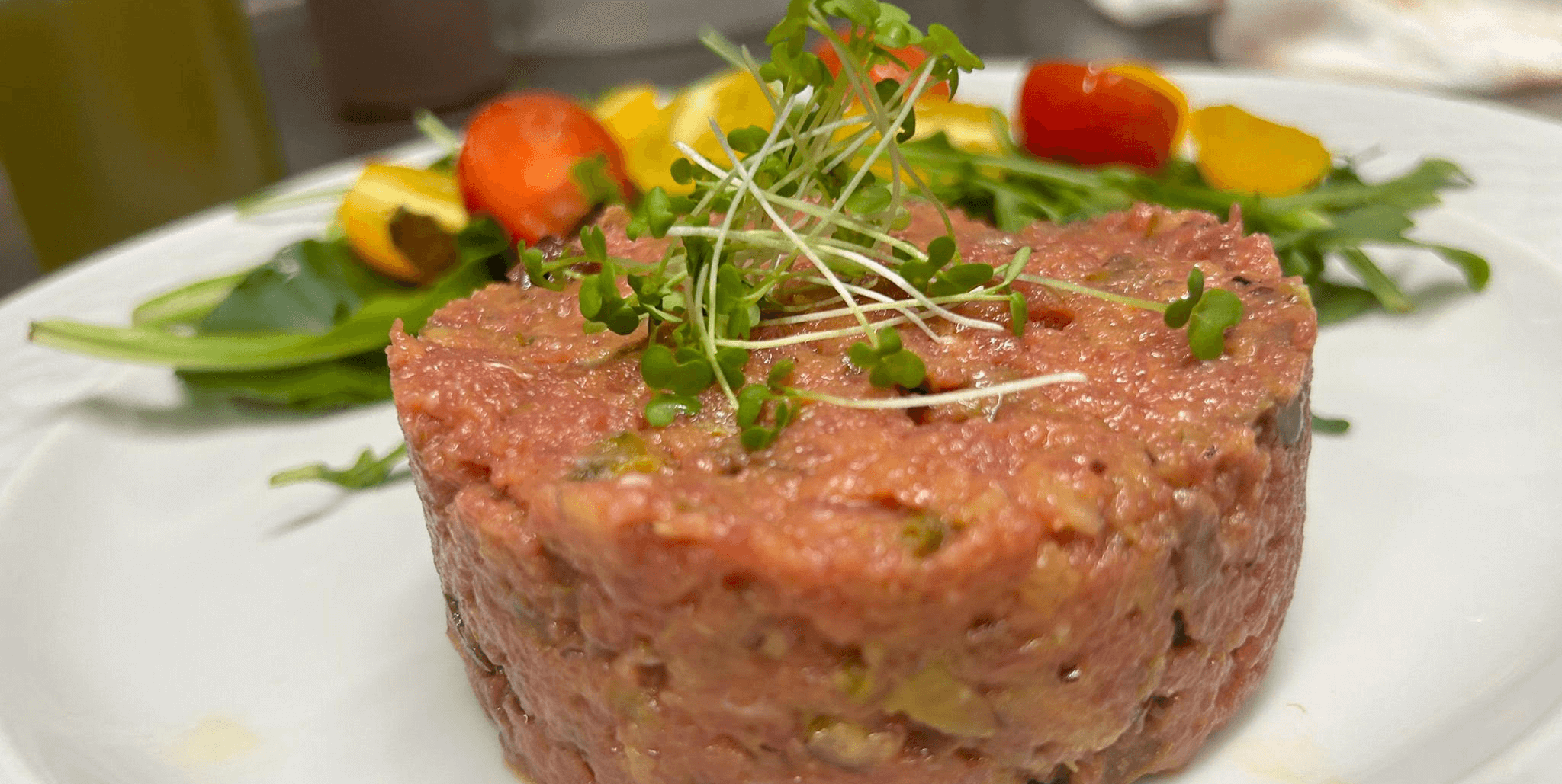 Beef tartar - Amici Miei | Italian & Mediterranean Food Delivery in Monaco