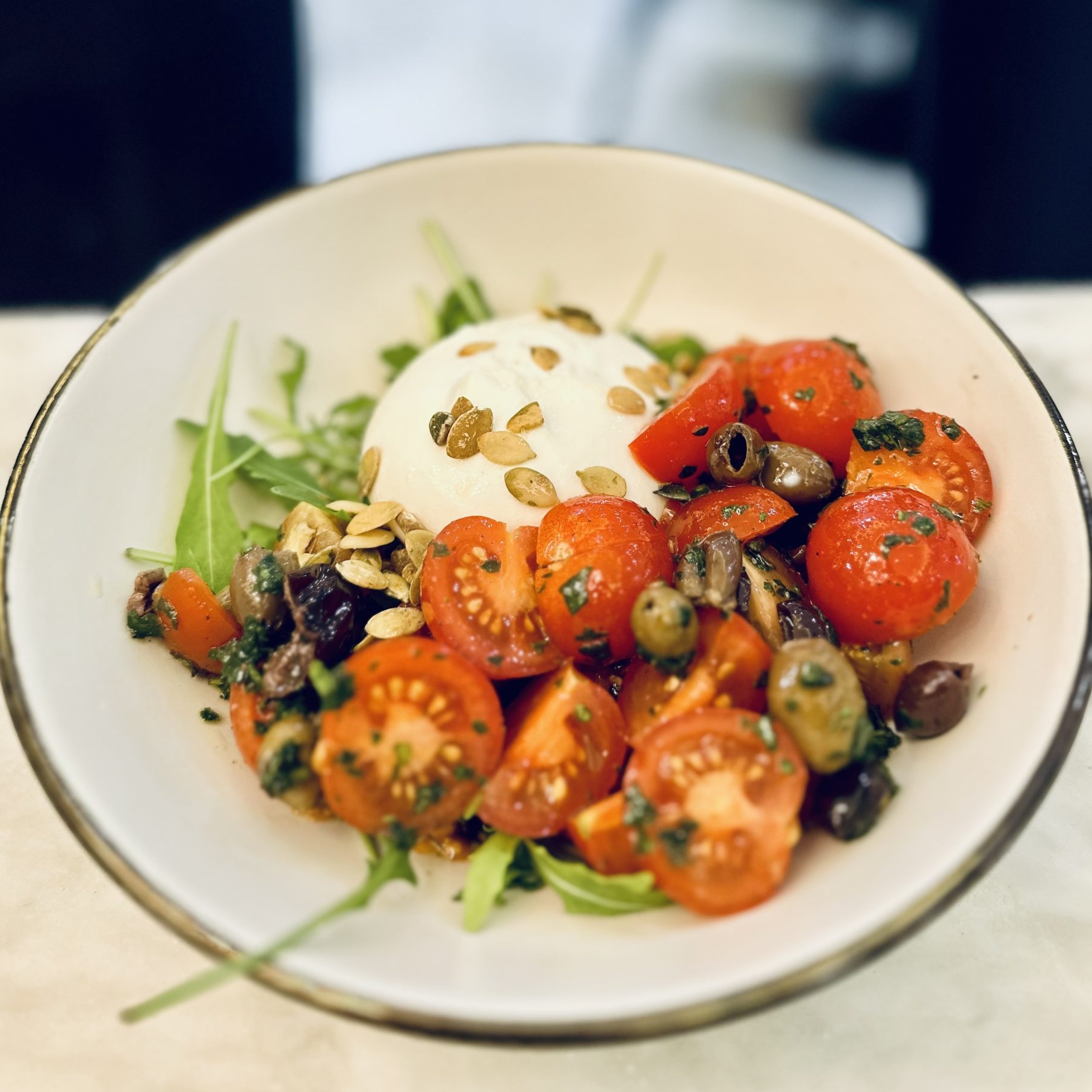 Burrata & tomatoes - Bubble Bar Monaco — breakfast, burgers, pizza & pelmeni delivery