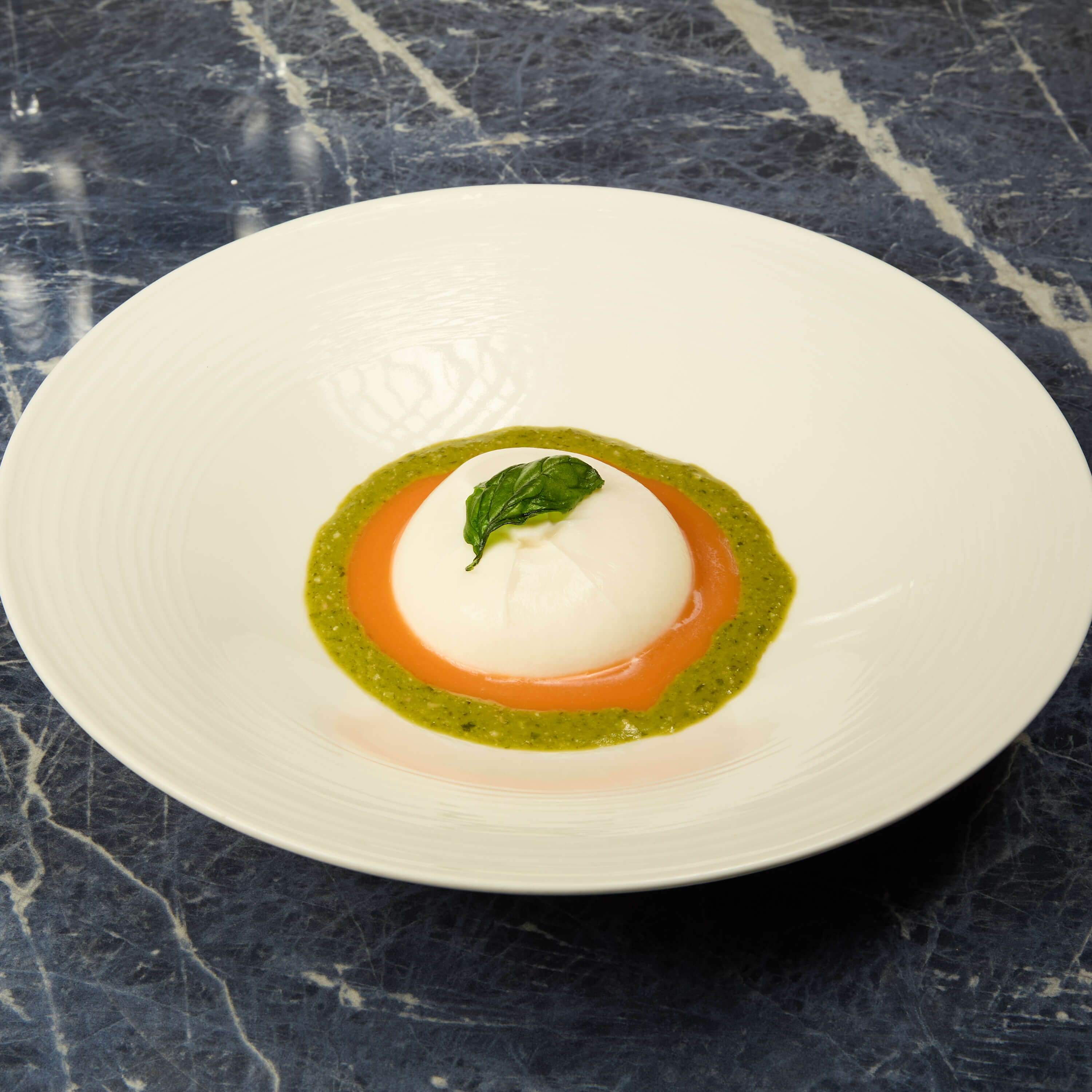 Burrata, tomato coulis & pesto - Avenue 31 | Mediterranean Cuisine Delivery in Monaco