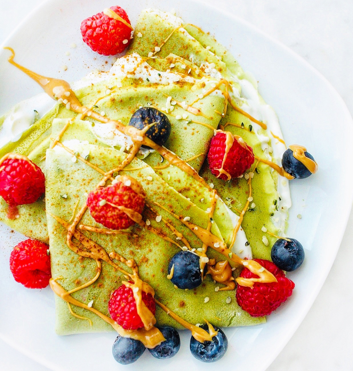 Caramel matcha and berries - Bubble Bar Monaco — breakfast, burgers, pizza & pelmeni delivery