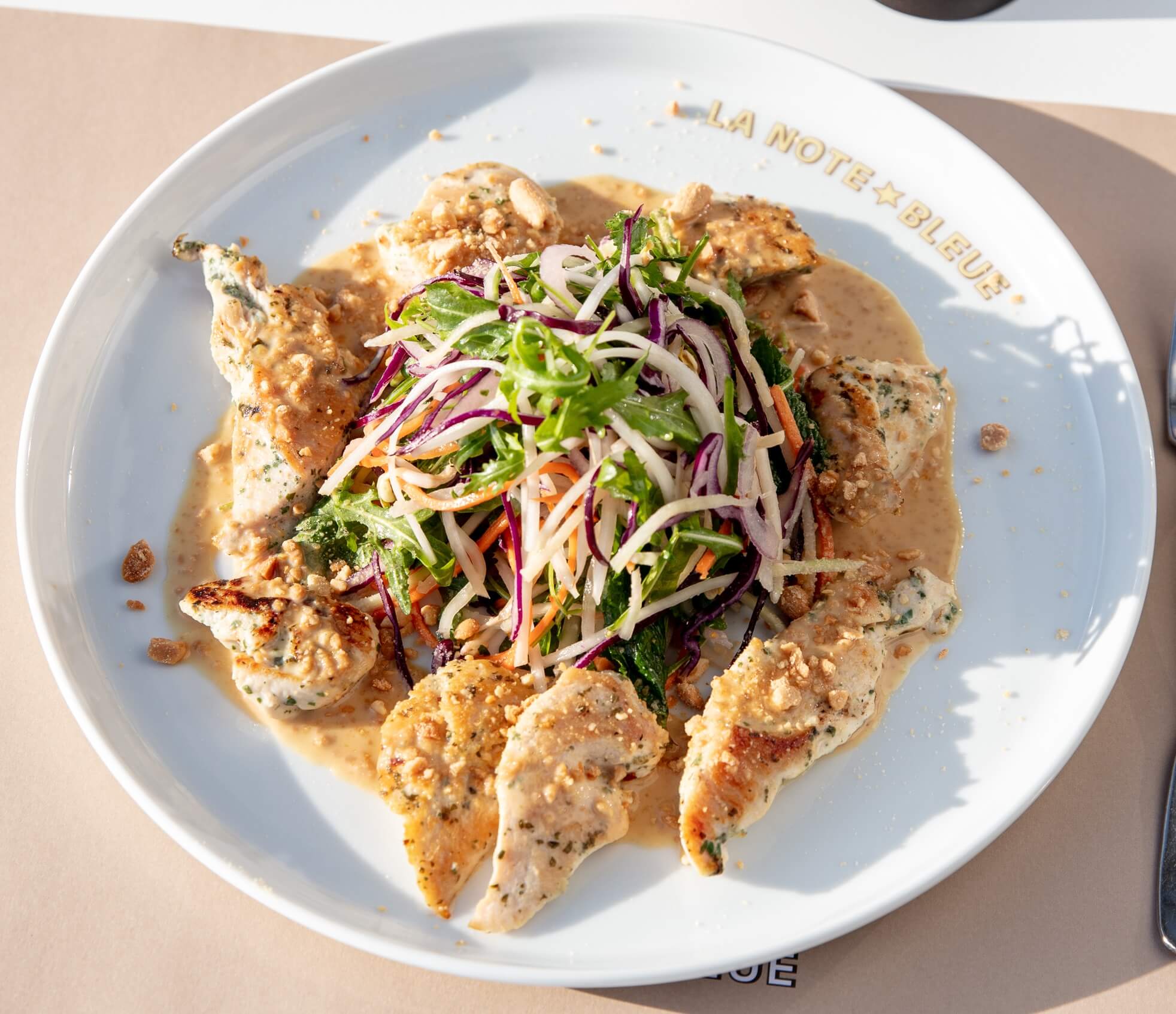 Chicken Thaï salad Goma peanut sauce - La Note Bleue | Beachside Dining Delivery in Monaco