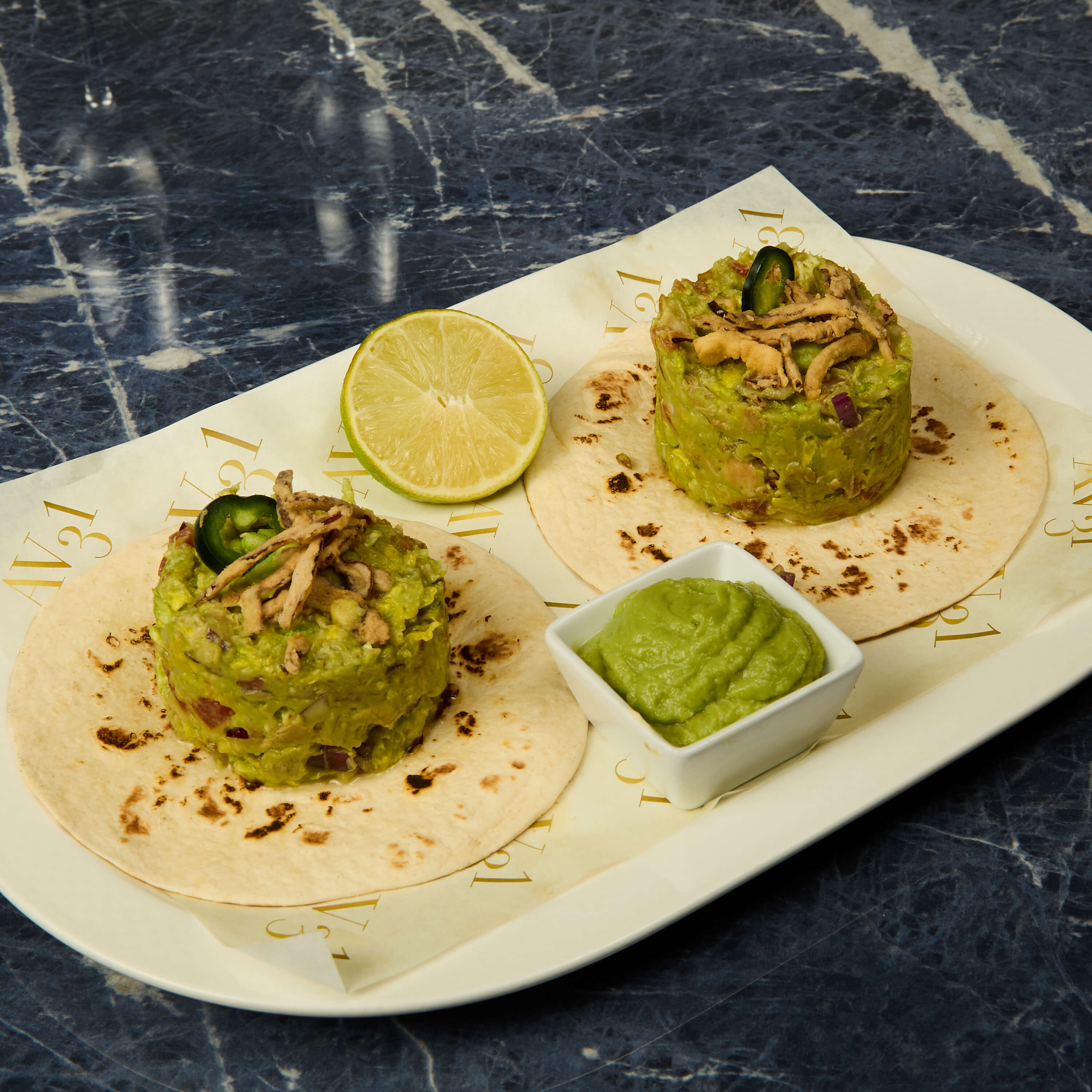 Chicken thigh tacos, jalapeno et guacamole - Avenue 31 | Mediterranean Cuisine Delivery in Monaco