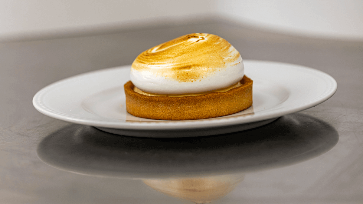 Dessert - Lemon meringue pie - Amore Mio | Sandwiches & Salads Delivery in Monaco, Cap-d'Ail & Beausoleil