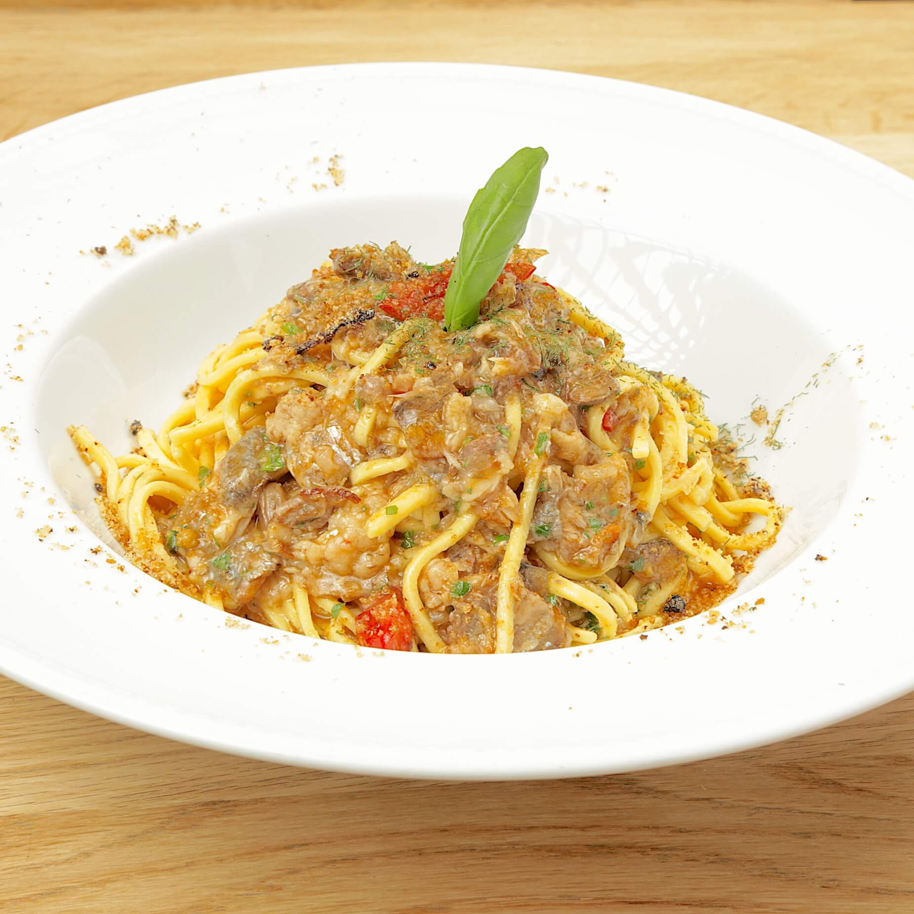 Fresh spaghetti with sardine ragù - Bella Vita | Italian & French Cuisine Delivery in Monaco, Cap-d'Ail & Beausoleil