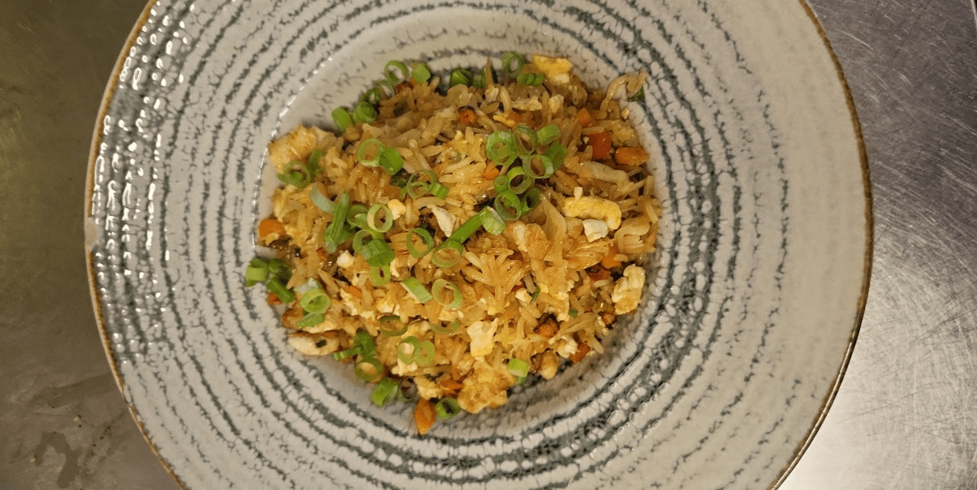 Fried rice with chicken and vegetables - Mr Val by Il Calcio | Diverse Cuisine Delivery in Monaco, Cap-d'Ail & Beausoleil