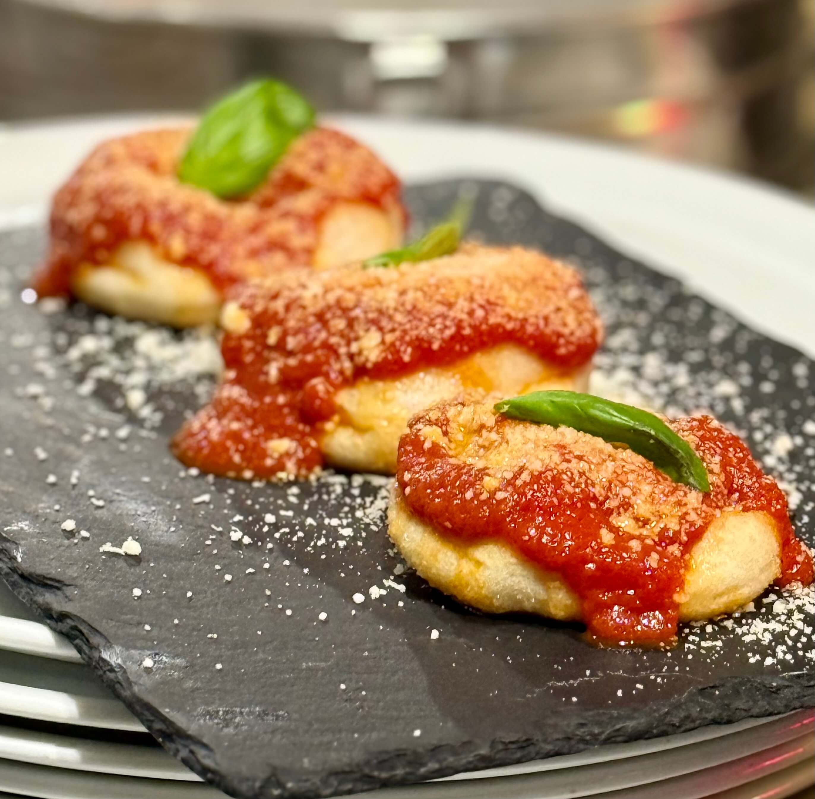 Frittura della nonna - La Reginella | Italian Restaurant Delivery in Monaco