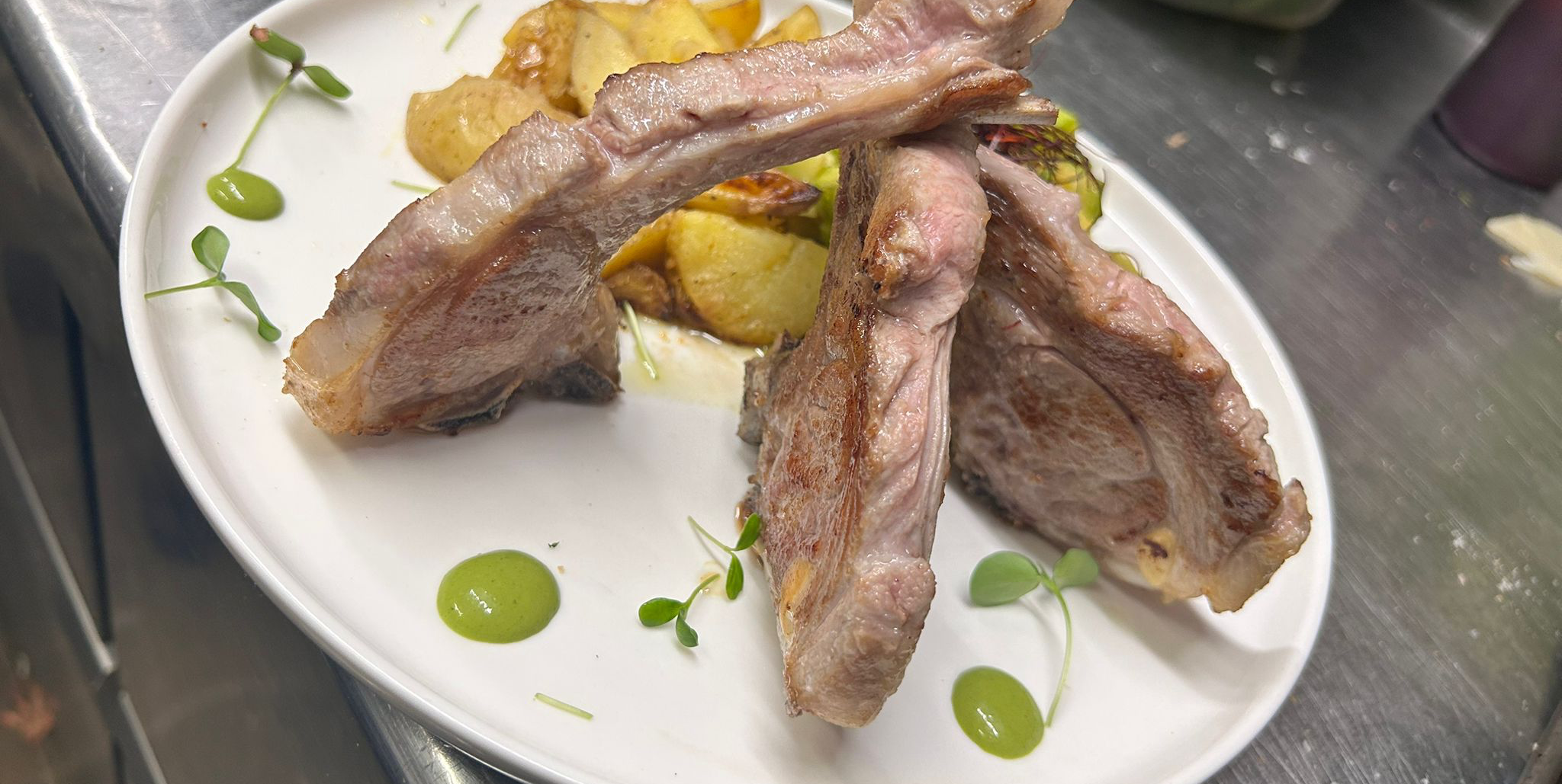 Grilled Lamb chops - Amici Miei | Italian & Mediterranean Food Delivery in Monaco