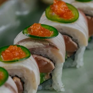 Hamachi maki - 99 Sushi Bar
