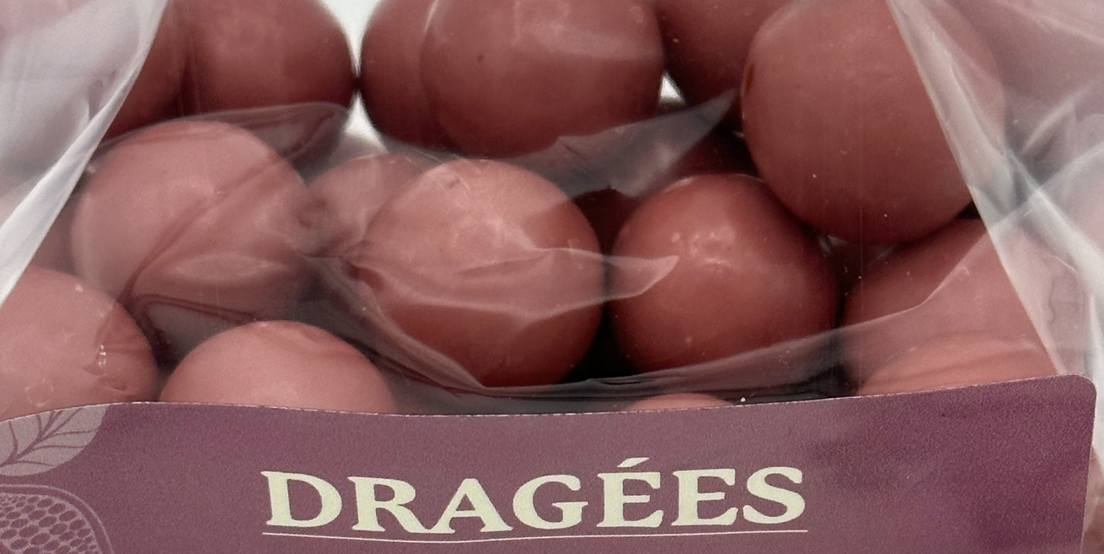 Hazelnuts and Ruby chocolate Dragées - Creá Monte-Carlo | Ice Cream & Sweets Delivery in Monaco, Cap-d'Ail & Beausoleil
