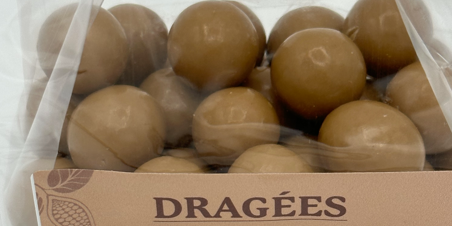 Hazelnuts white chocolate and caramel Dragées - Creá Monte-Carlo | Ice Cream & Sweets Delivery in Monaco, Cap-d'Ail & Beausoleil