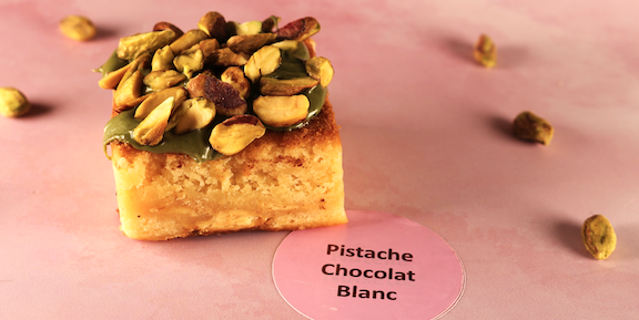 Blondie Pistache Chocolat Blanc individuel - Queen of Brownies | Livraison de Brownies & Desserts à Monaco, Cap-d'Ail & Beausoleil