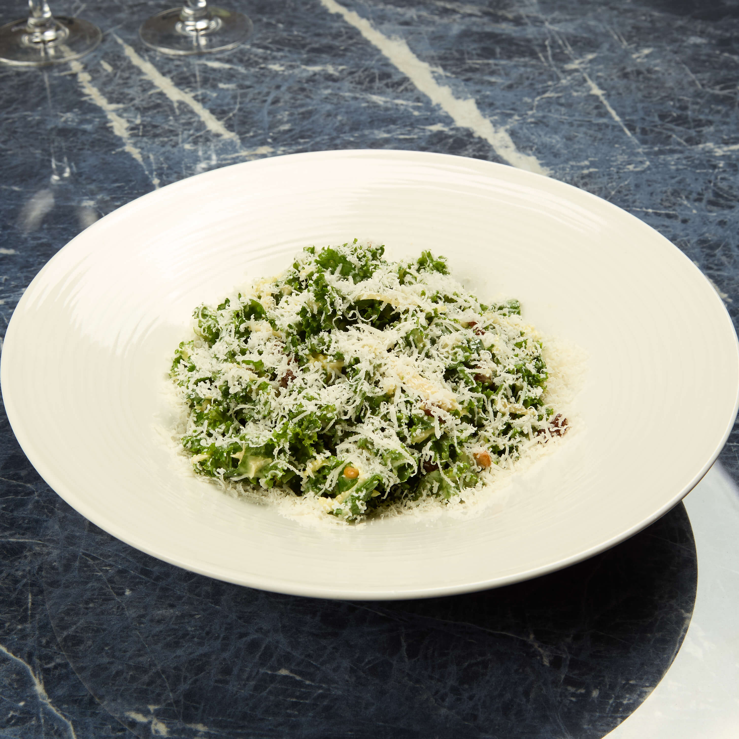 Kale salad, pine nuts, grape, parmesan - Avenue 31 | Mediterranean Cuisine Delivery in Monaco