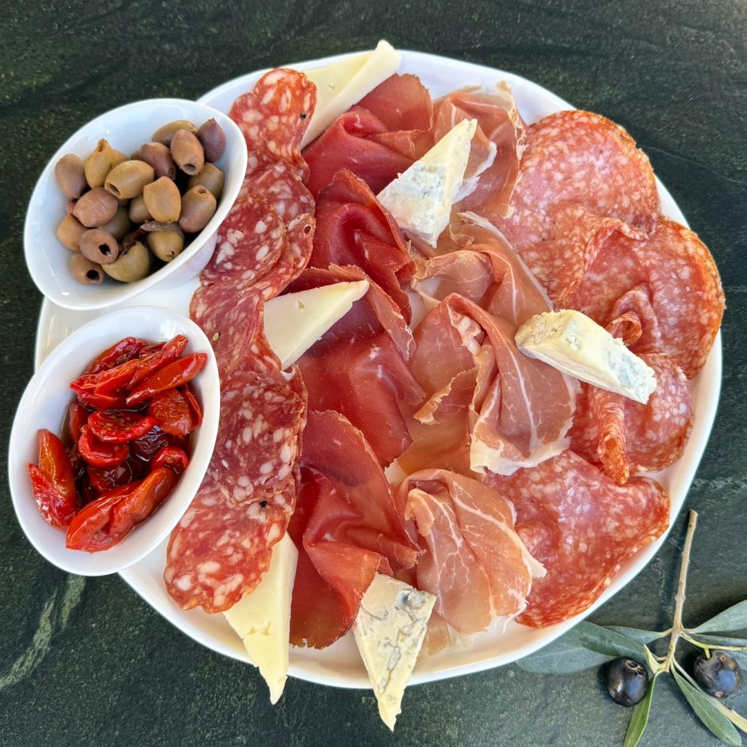 Meat antipasti with cheese - L'Ardoise