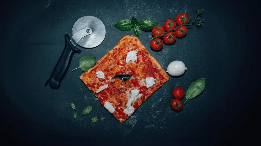 Mini Pizza Bufalina 22cm - Lo Sfizio Street | Italian Street Food Delivery in Monaco
