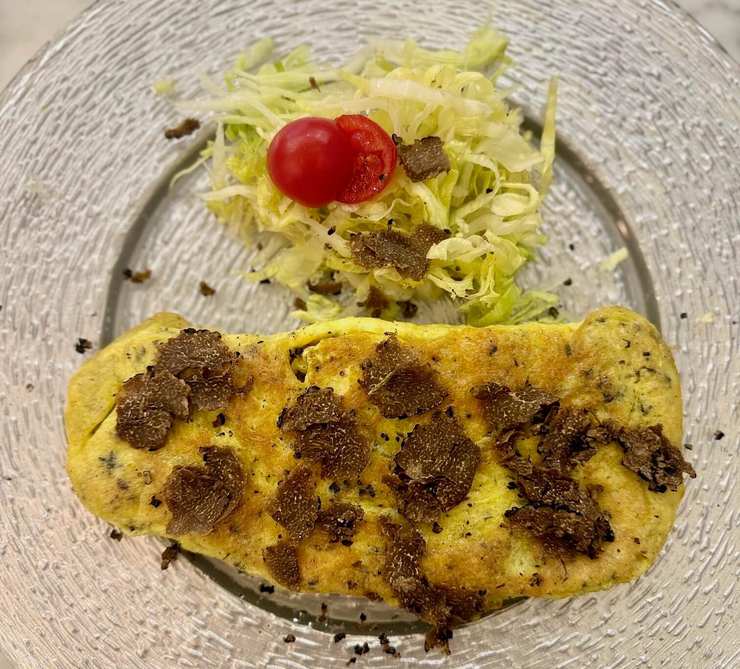 Omelette with truffle - Bubble Bar Monaco — breakfast, burgers, pizza & pelmeni delivery