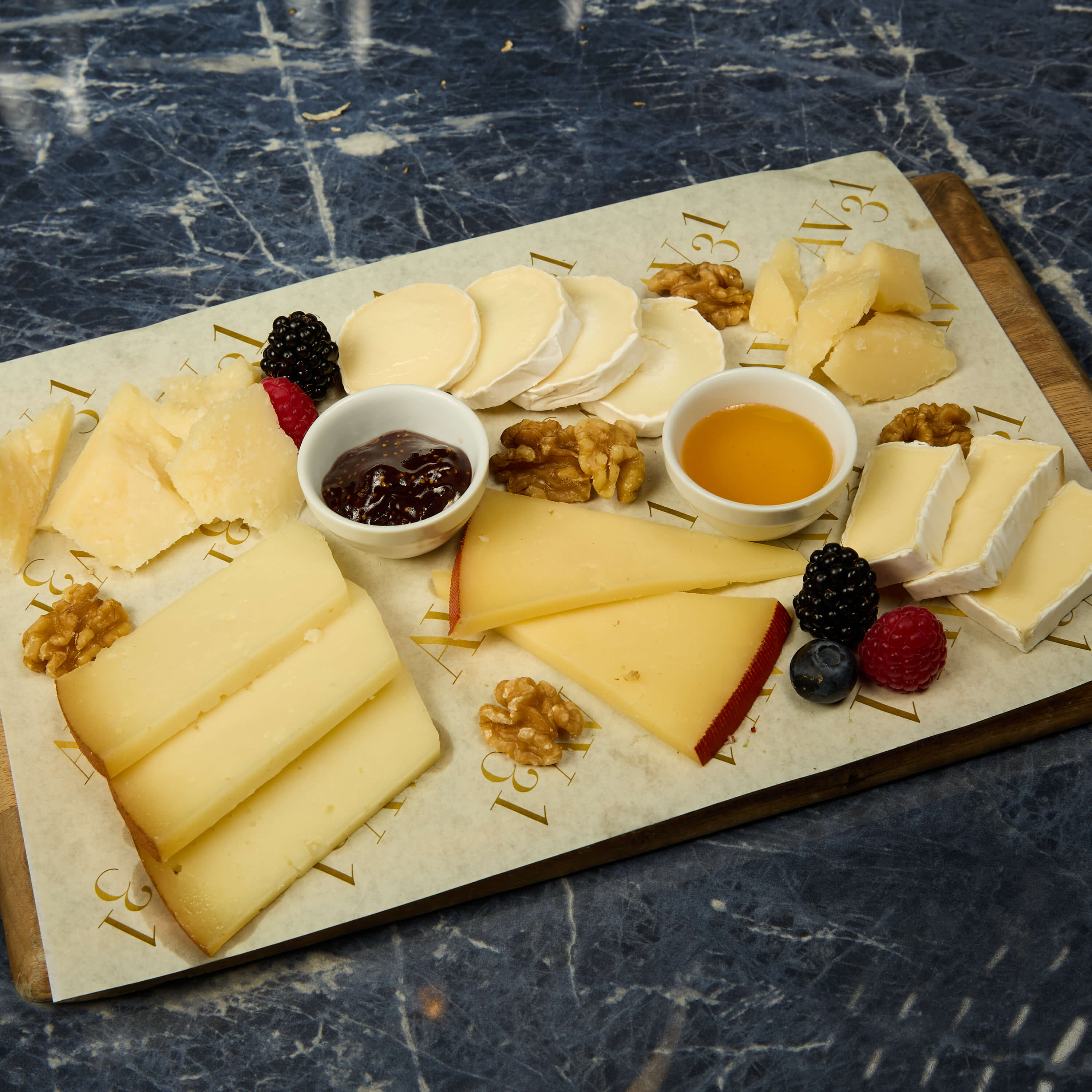 Our selection of cheese - Avenue 31 | Mediterranean Cuisine Delivery in Monaco