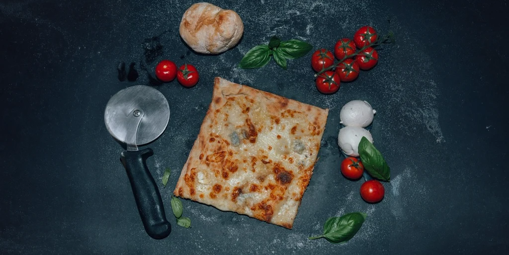 Pizza 4 Formaggi - Lo Sfizio Street | Italian Street Food Delivery in Monaco