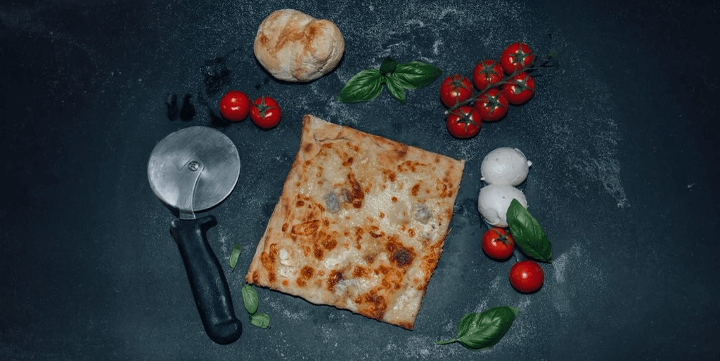 Pizza 4 Formaggi 1/2 - Lo Sfizio Street | Italian Street Food Delivery in Monaco