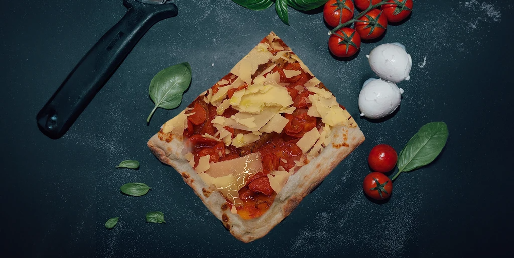 Pizza Amatriciana 1/2 - Lo Sfizio Street | Italian Street Food Delivery in Monaco