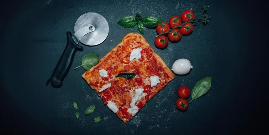 Pizza Bufalina - Lo Sfizio Street | Italian Street Food Delivery in Monaco