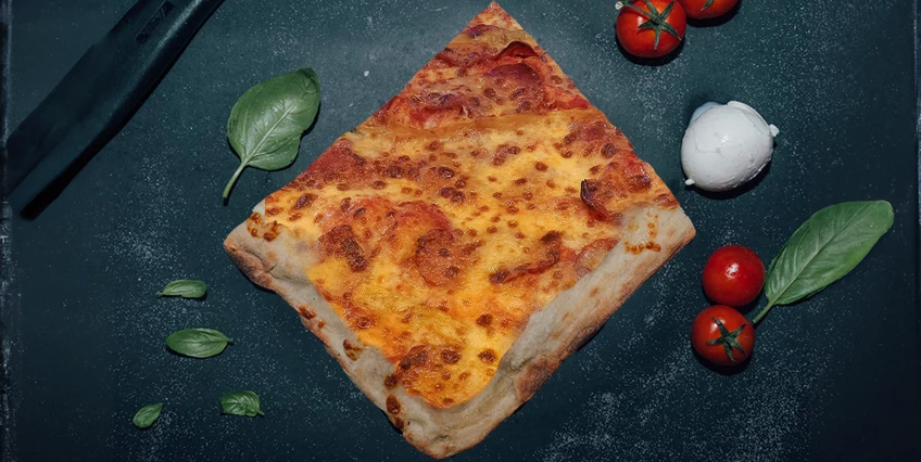 Pizza Diavola 1/2 - Lo Sfizio Street | Italian Street Food Delivery in Monaco