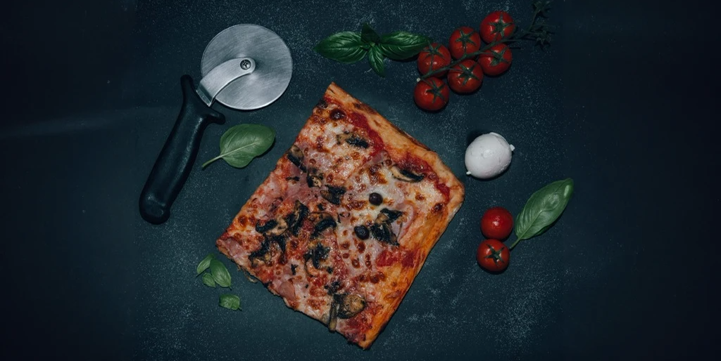 Pizza Regina 1/2 - Lo Sfizio Street | Italian Street Food Delivery in Monaco