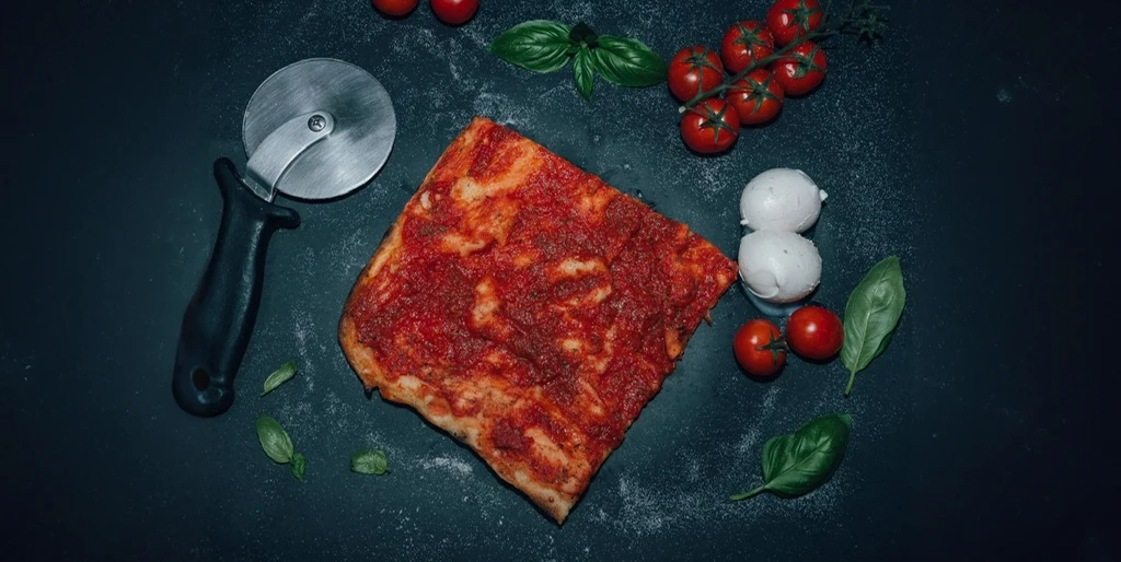 Pizza Rossa - Lo Sfizio Street | Italian Street Food Delivery in Monaco