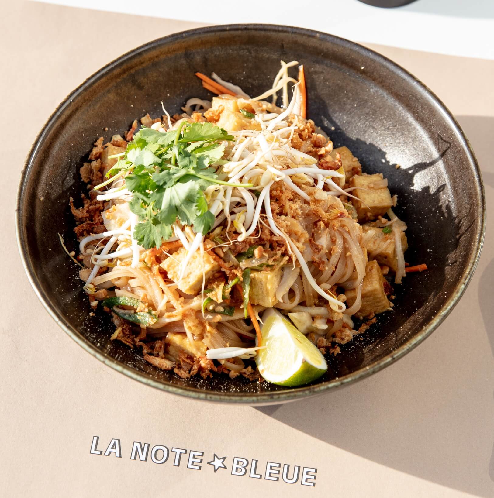 Pad Thaï tofu - La Note Bleue | Beachside Dining Delivery in Monaco