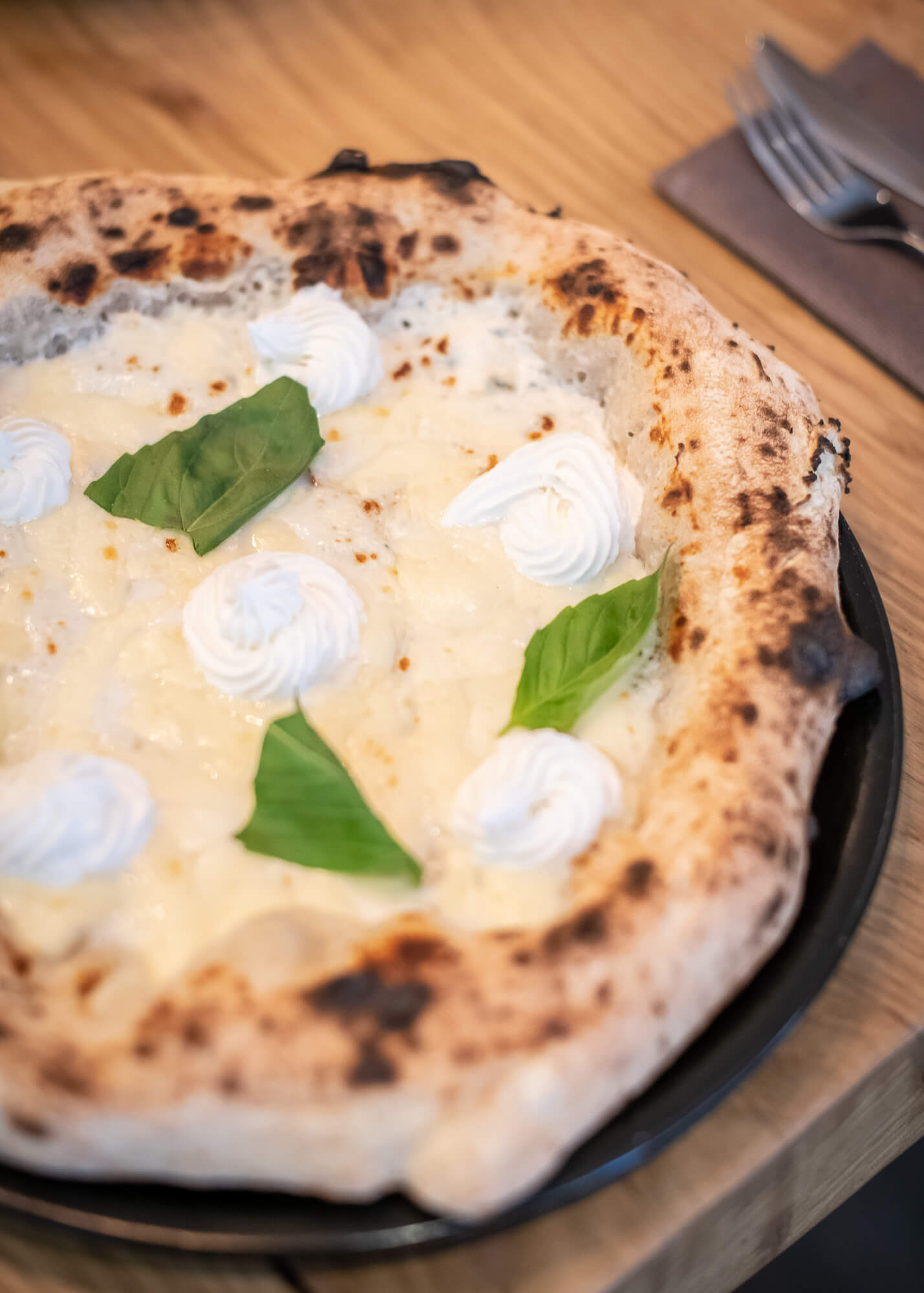 Pizza 5 Formaggi - Nonna Maria | Authentic Neapolitan Cuisine Delivery in Monaco