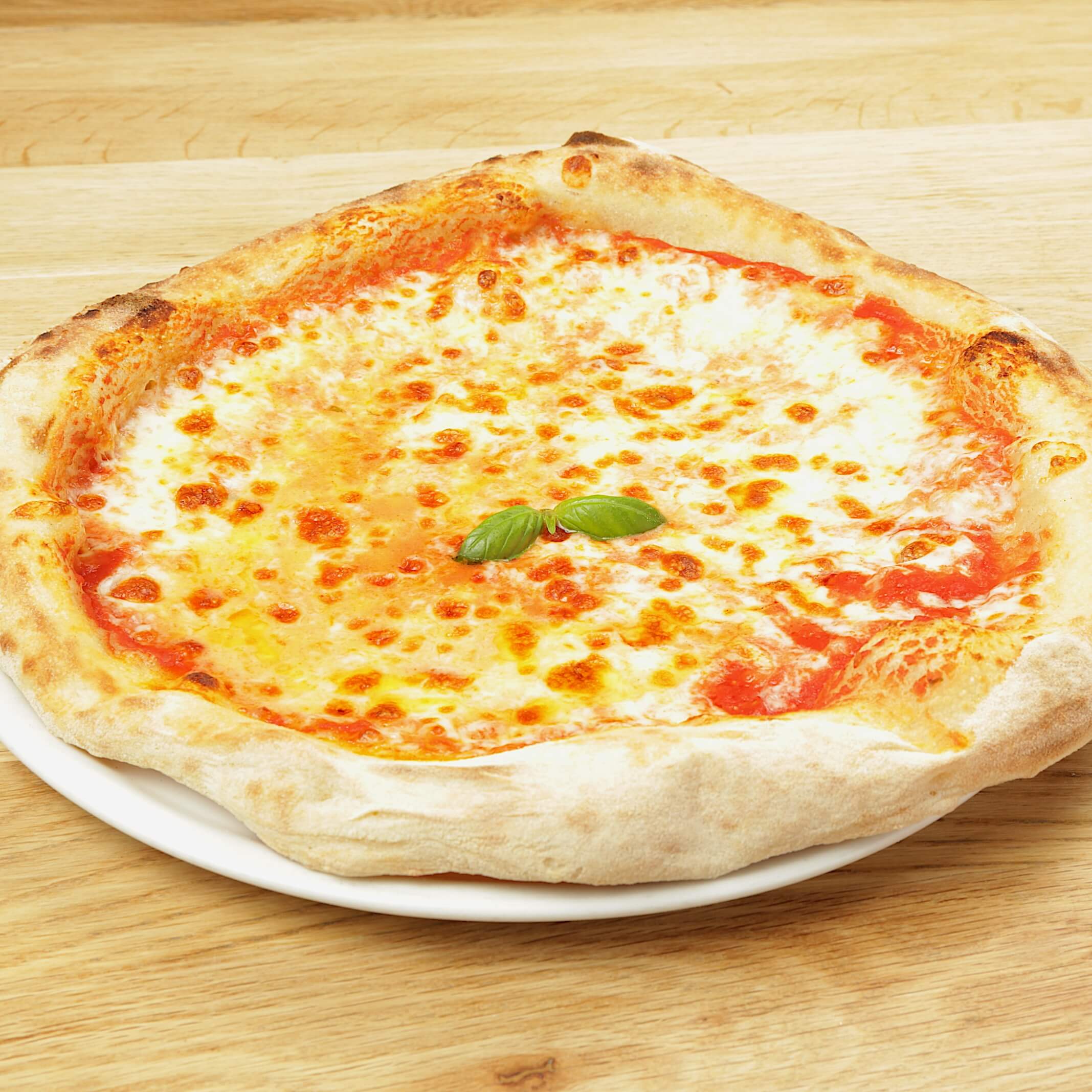 Pizza Margherita - Bella Vita | Italian & French Cuisine Delivery in Monaco, Cap-d'Ail & Beausoleil