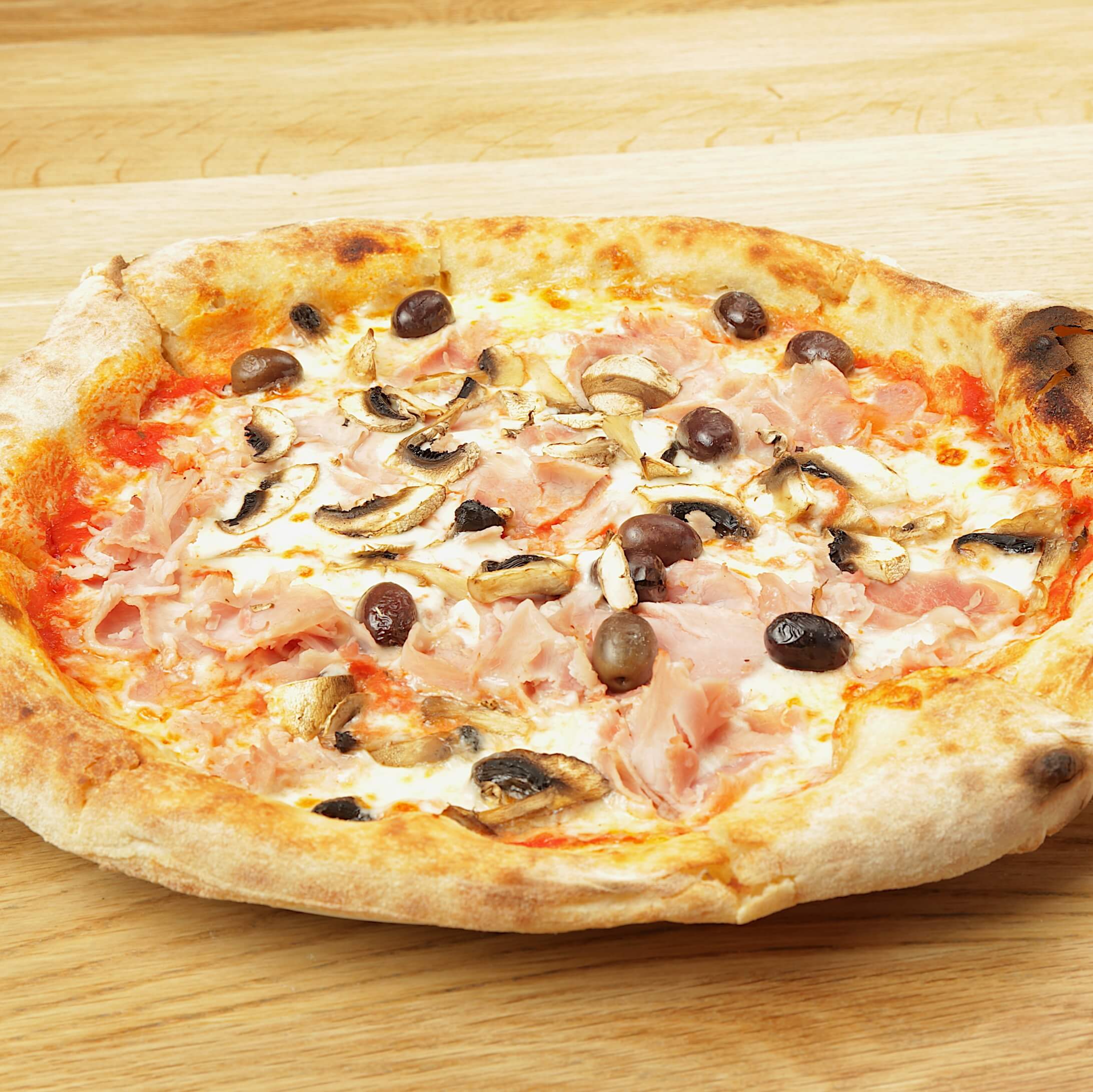 Pizza Reine - Bella Vita | Italian & French Cuisine Delivery in Monaco, Cap-d'Ail & Beausoleil