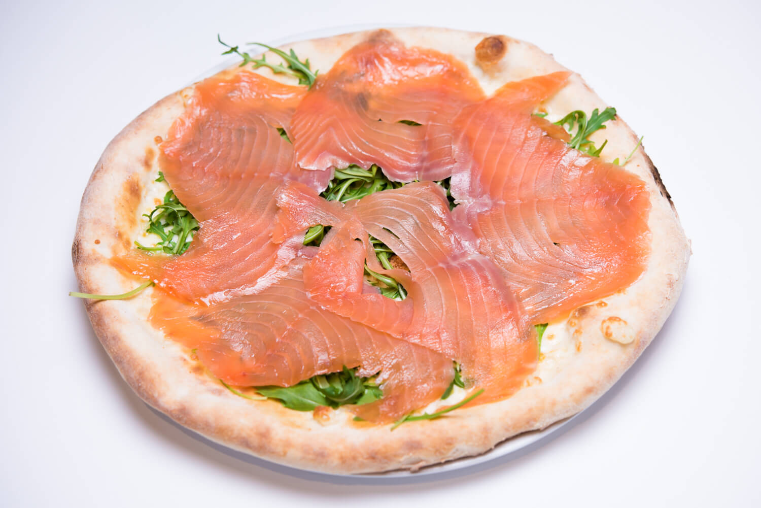 Pizza Saumon - Bella Vita | Italian & French Cuisine Delivery in Monaco, Cap-d'Ail & Beausoleil