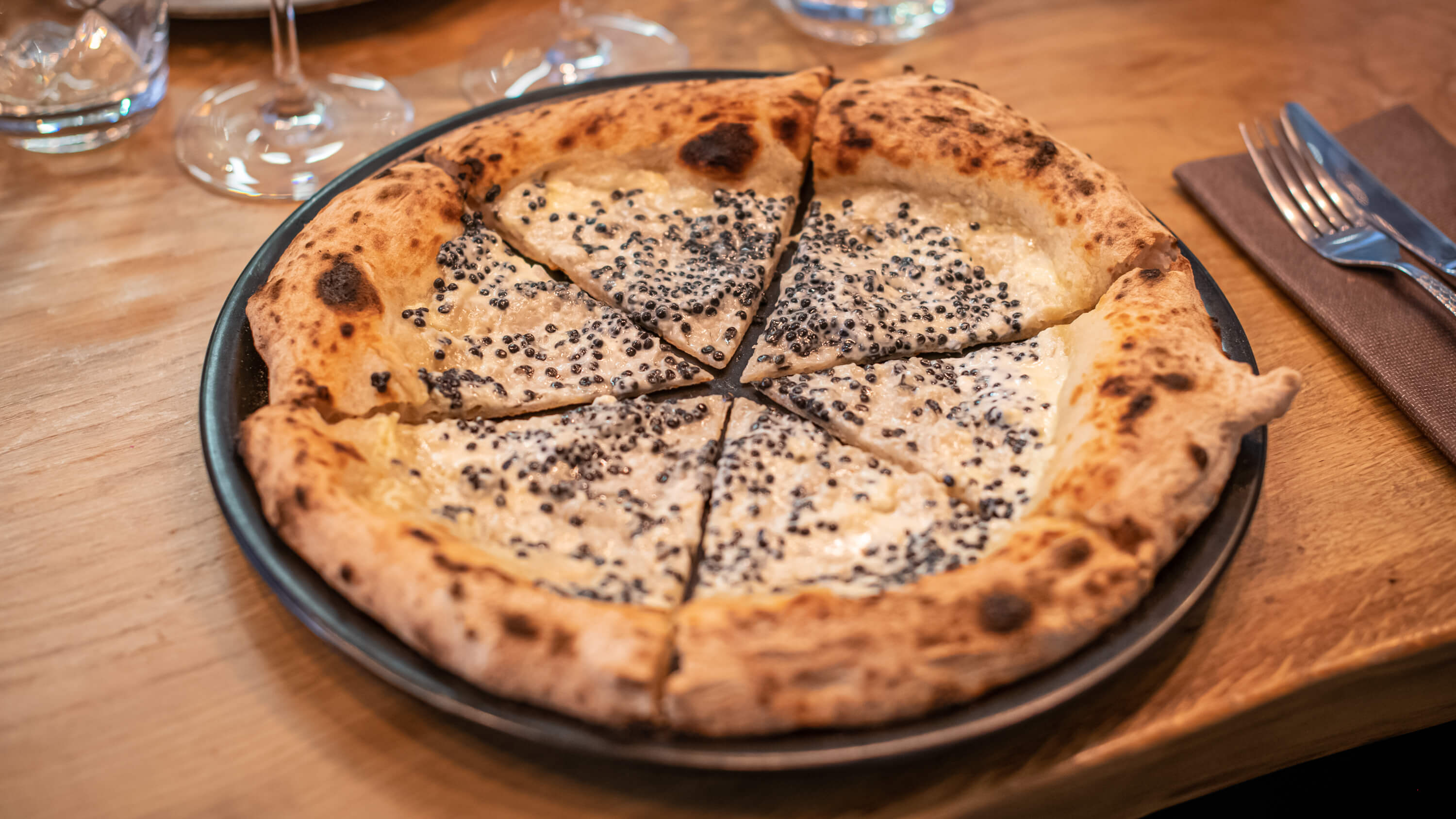 Pizza al caviale 50gr - Nonna Maria | Authentic Neapolitan Cuisine Delivery in Monaco