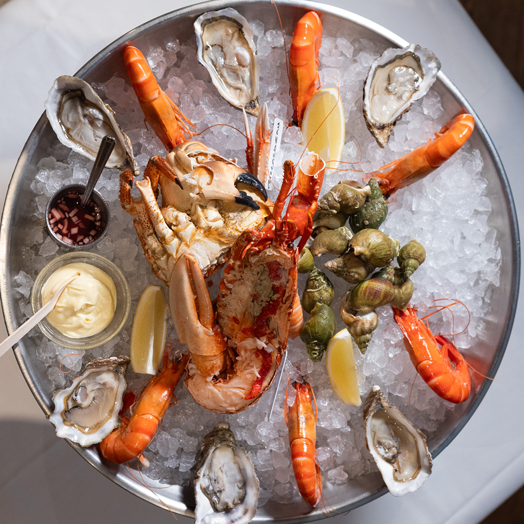 Plateau du Mareyeur for 1 with half lobster - Quai des artistes 