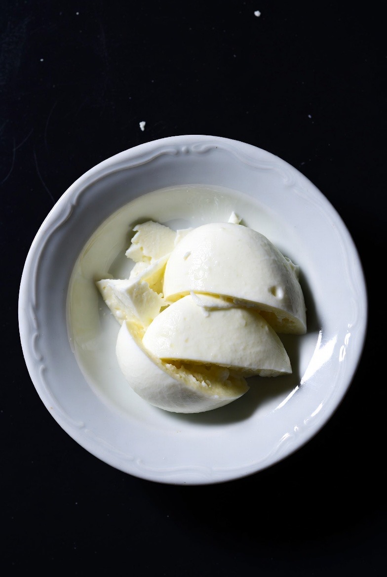 Pure Campana buffalo mozzarella - Via Margherita for Prince Of Venice  | Delivery in Monaco