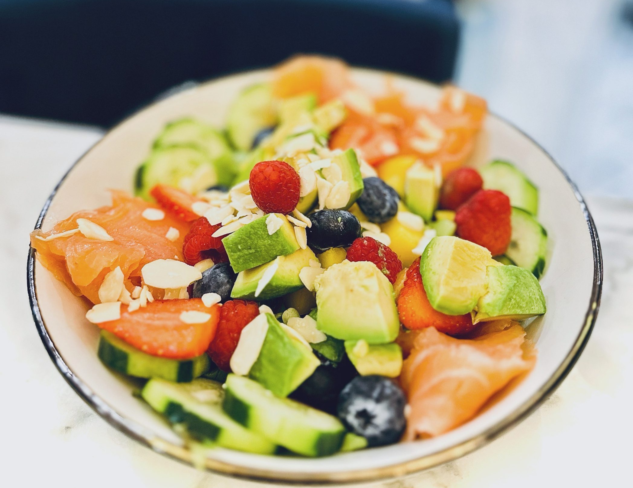 Salmon avocado bowl - Bubble Bar Monaco — breakfast, burgers, pizza & pelmeni delivery