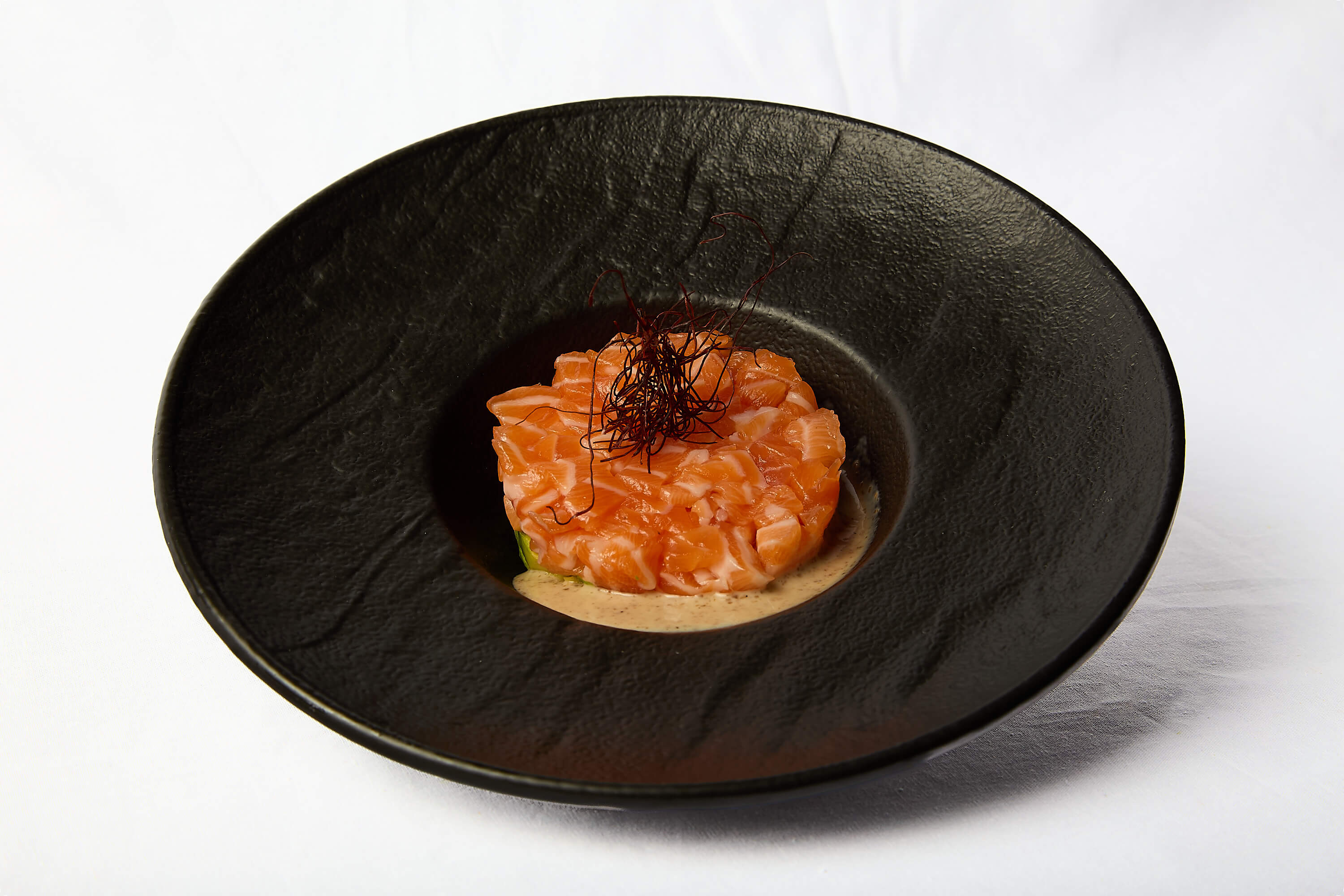 Salmon tartar - CapoSushi | Sushi & Japanese Food Delivery in Monaco