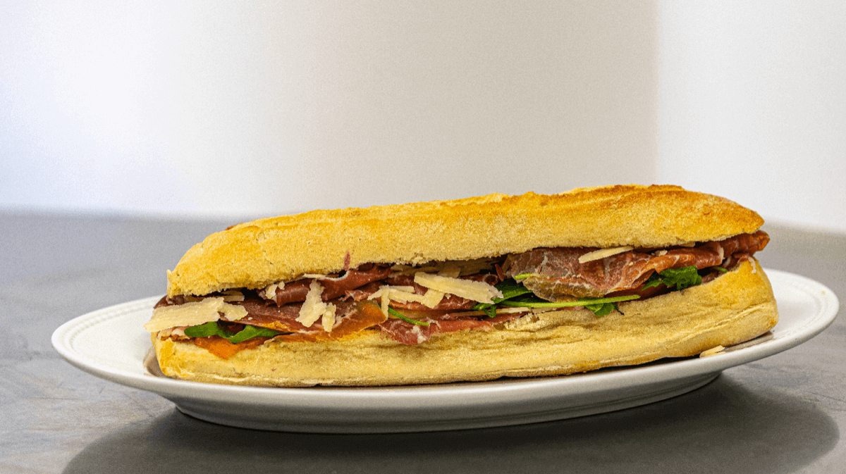 Sandwich - Cured ham, tomatoes, rocket, parmesan - Amore Mio | Sandwiches & Salads Delivery in Monaco, Cap-d'Ail & Beausoleil
