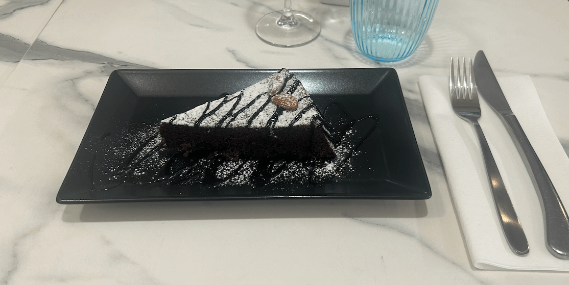 Soft chocolate cake - Casa Amodio | Delivery in Monaco