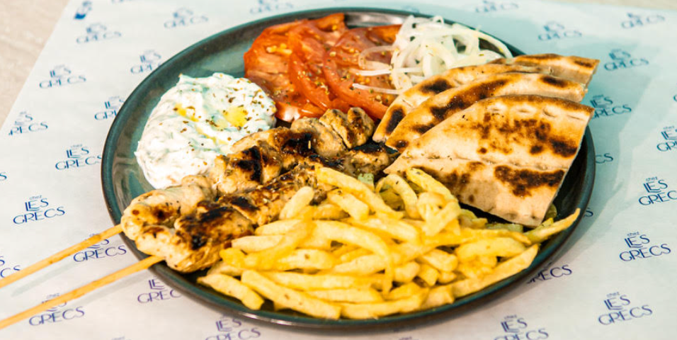 Assiette Souvlaki Poulet - Chez Les Grecs | Livraison Cuisine Grecque à Monaco, Cap-d'Ail & Beausoleil
