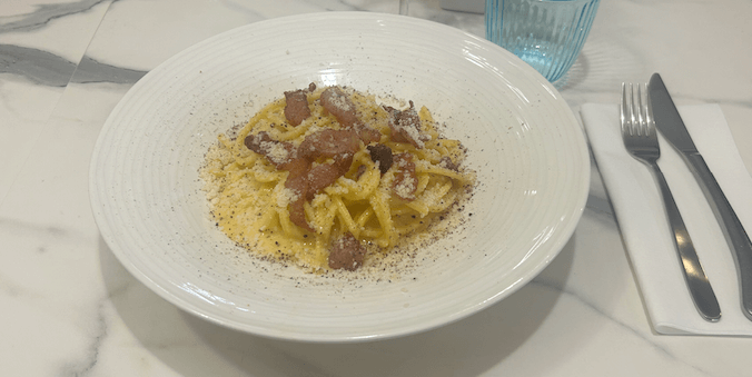 Spaghetti alla Carbonara - Casa Amodio | Delivery in Monaco