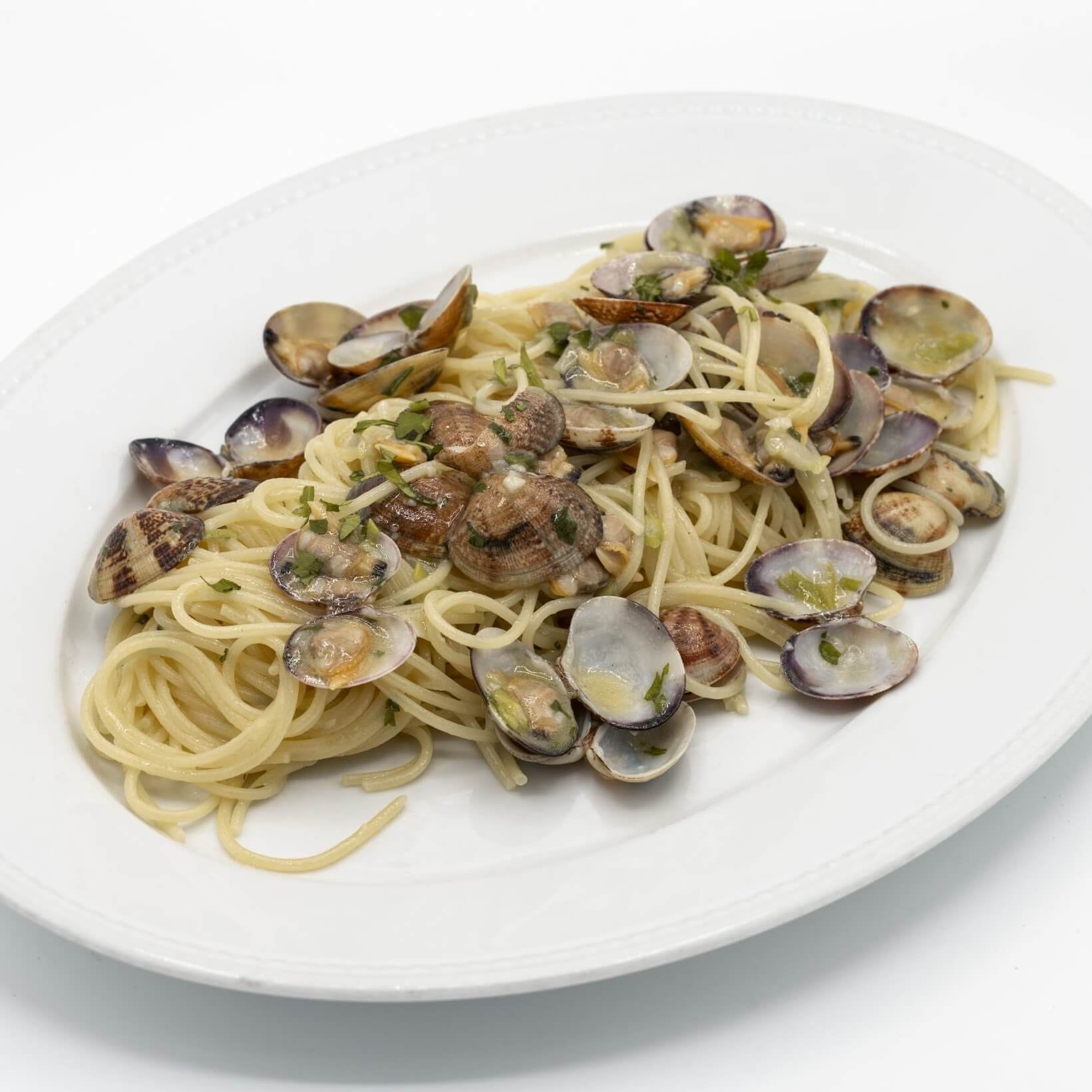 Spaghetti with Clams - Bella Vita | Italian & French Cuisine Delivery in Monaco, Cap-d'Ail & Beausoleil
