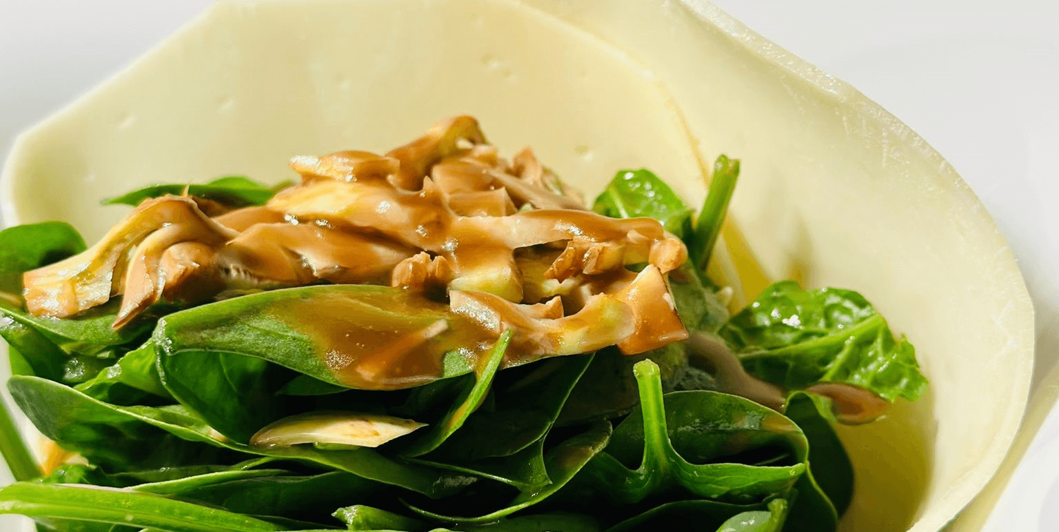 Spinach, pear, pecorino, nut & artichoke salad - Avenue 31 | Mediterranean Cuisine Delivery in Monaco