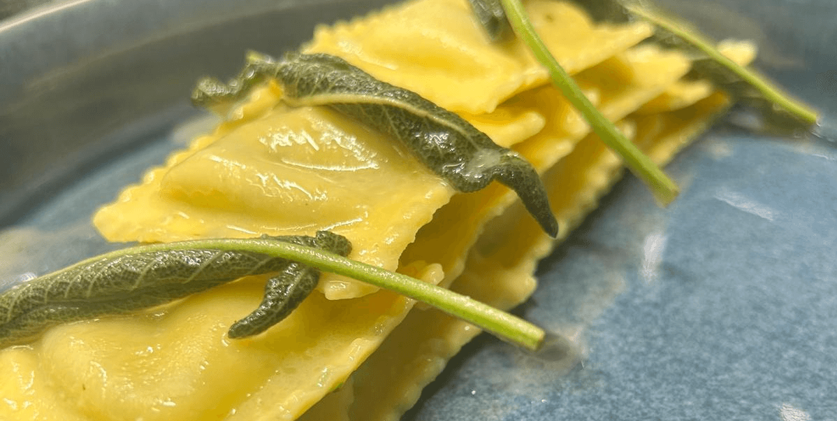 Stuffed Ravioli with Ricotta and spinach - Amici Miei | Italian & Mediterranean Food Delivery in Monaco
