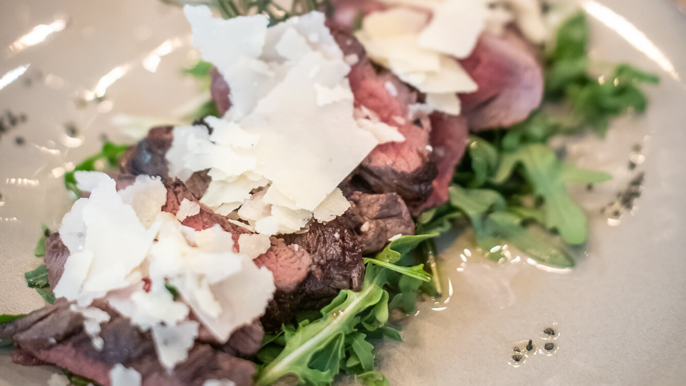 Tagliata of beef from Galicia-Spain - Nonna Maria | Authentic Neapolitan Cuisine Delivery in Monaco