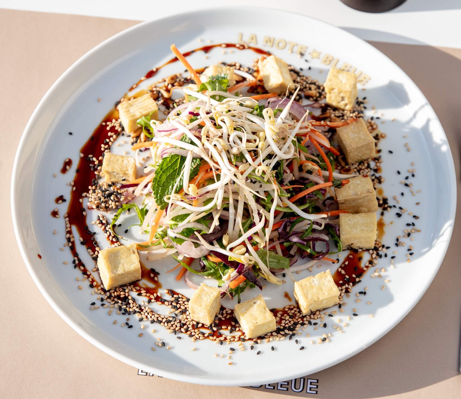 Tofu Thaï salad teriyaki sauce - La Note Bleue | Beachside Dining Delivery in Monaco